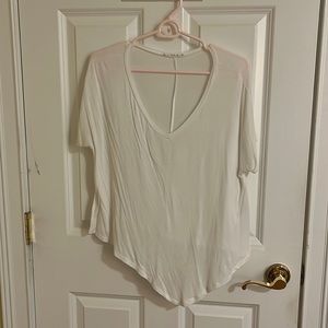 White V neck top